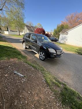 Black 2011 Mercedes-Benz M-Class ML 350