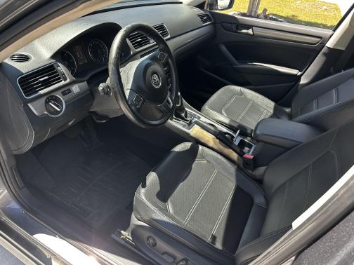2014 Volkswagen Passat 2.0L TDI DSG SE w/Sunroof