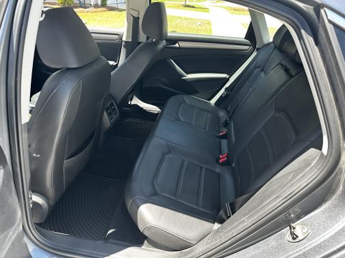 2014 Volkswagen Passat 2.0L TDI DSG SE w/Sunroof
