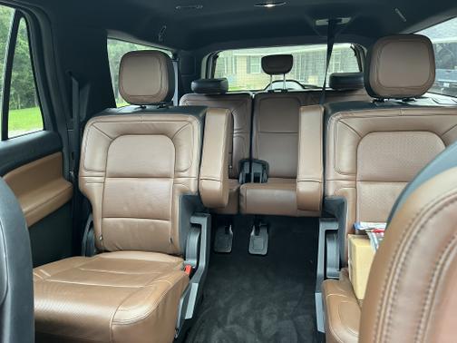 2022 Lincoln Navigator L Reserve