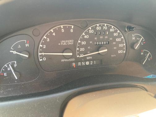 White 1996 Ford Explorer Limited