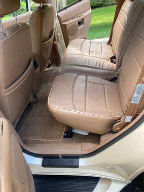 White 1996 Ford Explorer Limited