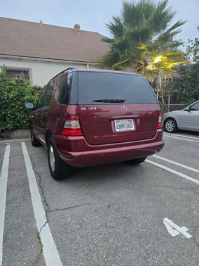 2000 Mercedes-Benz M-Class ML320 4MATIC