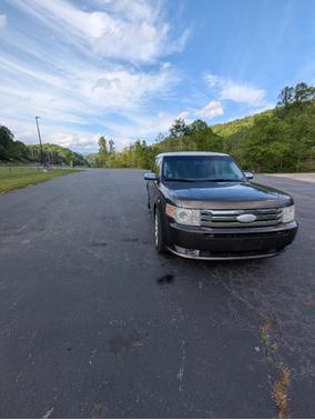 Gray 2011 Ford Flex Limited