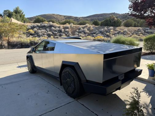 2024 Tesla Cybertruck AWD