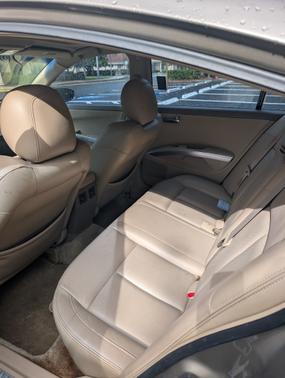 Gold 2008 Nissan Maxima SE