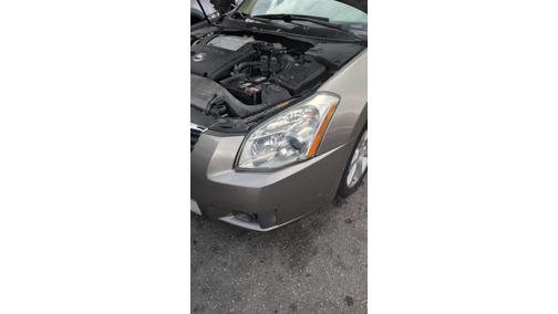 Gold 2008 Nissan Maxima SE