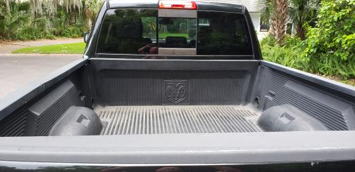 Photo 5 of 5 of 2017 RAM 1500 Laramie
