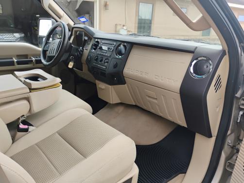 2010 Ford F-250 XLT Super Duty Crew Cab