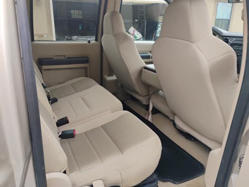 2010 Ford F-250 XLT Super Duty Crew Cab