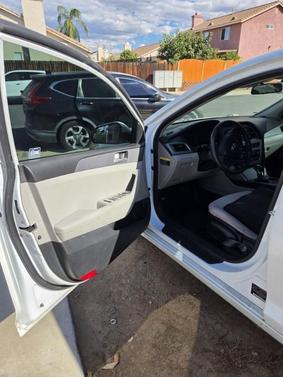 White 2015 Hyundai SONATA SE