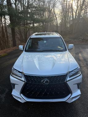 2018 Lexus LX 570 Three-Row