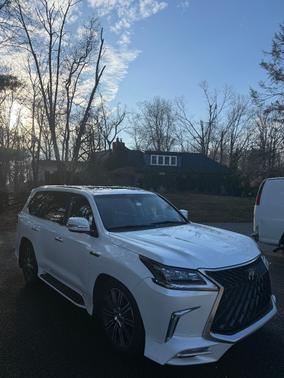 2018 Lexus LX 570 Three-Row