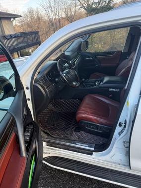 2018 Lexus LX 570 Three-Row