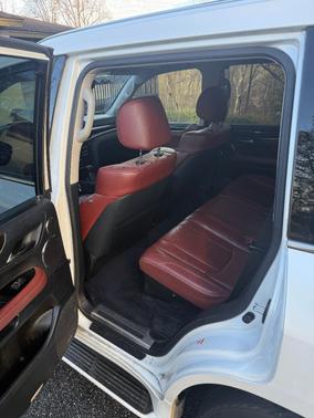 2018 Lexus LX 570 Three-Row