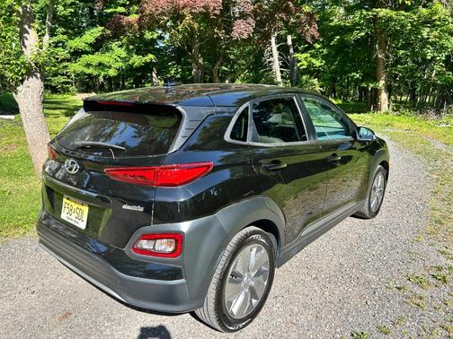 Black 2021 Hyundai KONA EV Limited