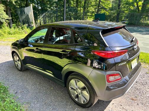 Black 2021 Hyundai KONA EV Limited