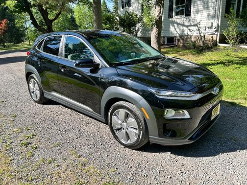 Black 2021 Hyundai KONA EV Limited