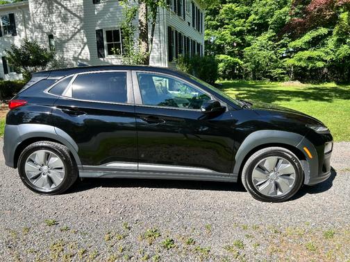 Black 2021 Hyundai KONA EV Limited