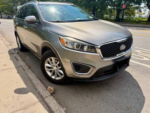 Gray 2016 Kia Sorento LX