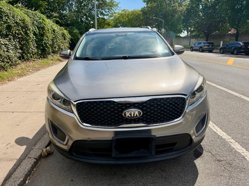 Gray 2016 Kia Sorento LX