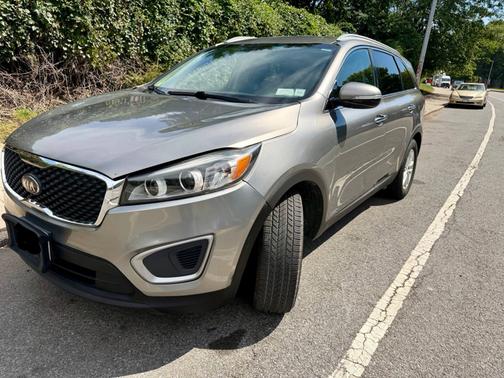 Gray 2016 Kia Sorento LX
