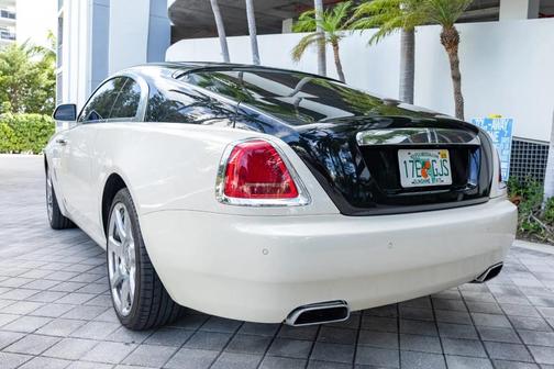 White 2014 Rolls-Royce Wraith Base