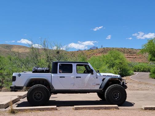 White 2021 Jeep Gladiator Rubicon