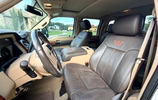 White 2016 Ford F-350 King Ranch