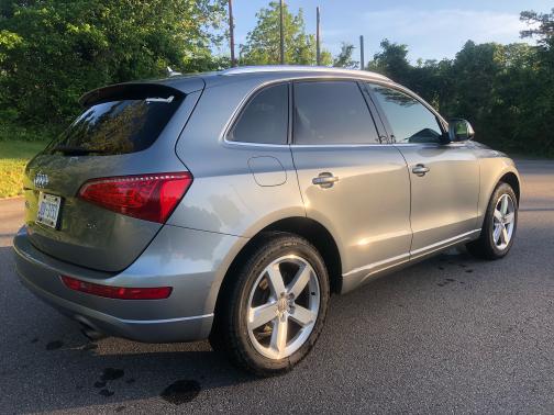 Photo 5 of 8 of 2011 Audi Q5 2.0T Premium