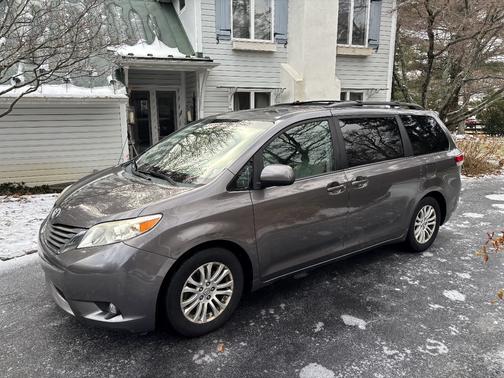 2014 Toyota Sienna XLE