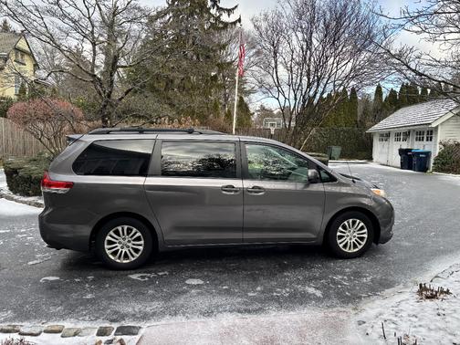 2014 Toyota Sienna XLE