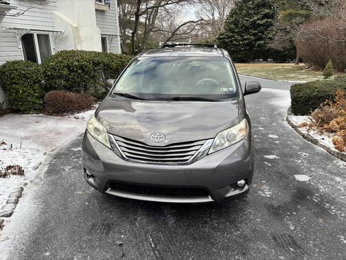 2014 Toyota Sienna XLE