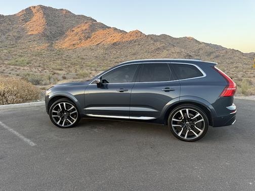 Blue 2021 Volvo XC60 T6 Inscription