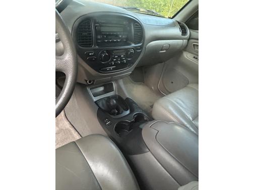 2004 Toyota Sequoia SR5