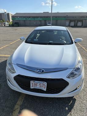 White 2014 Hyundai SONATA Hybrid Base