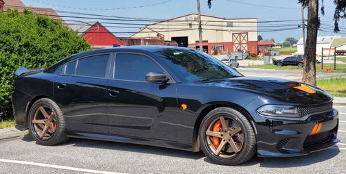 Black 2018 Dodge Charger SRT Hellcat
