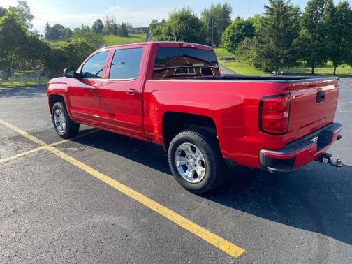 Red 2018 Chevrolet Silverado 1500 2LT