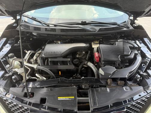 Black 2018 Nissan Rogue Sport SV
