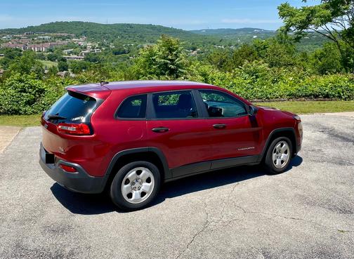 Red 2014 Jeep Cherokee Sport