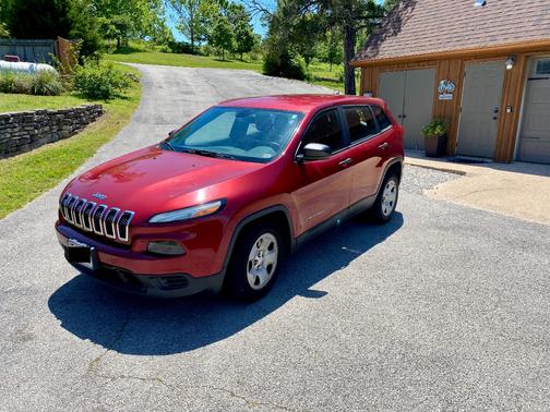 Red 2014 Jeep Cherokee Sport