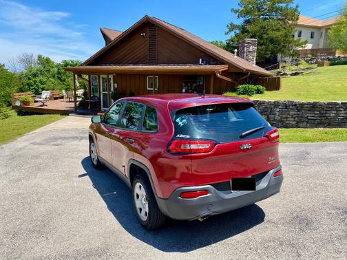Red 2014 Jeep Cherokee Sport