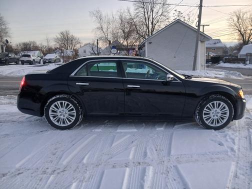 2014 Chrysler 300C Base