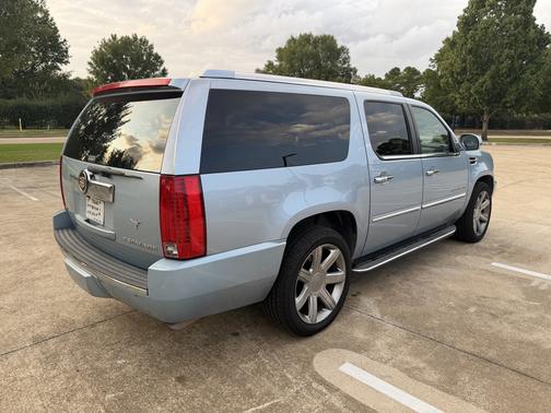2011 Cadillac Escalade ESV Luxury