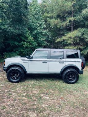 Gray 2023 Ford Bronco Wildtrak Advanced