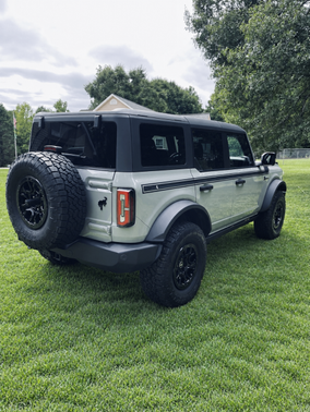 Gray 2023 Ford Bronco Wildtrak Advanced