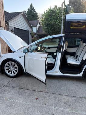 White 2018 Tesla Model X 100D