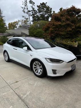 White 2018 Tesla Model X 100D