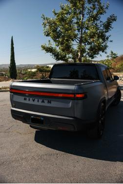 2023 Rivian R1T Adventure Quad-Motor Large Package