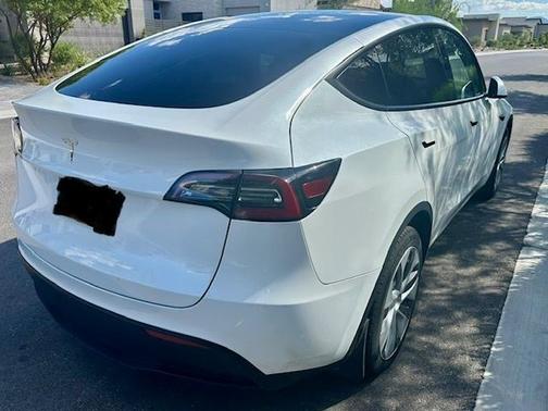 White 2023 Tesla Model Y AWD